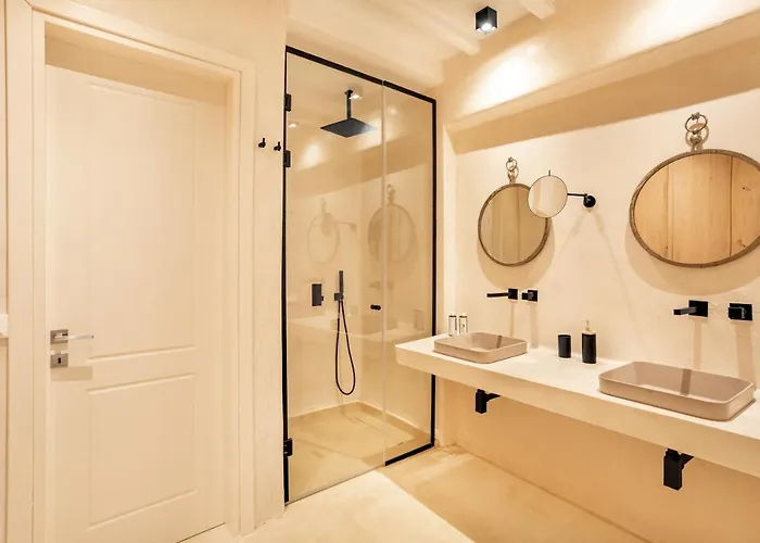 Veneta & Villa Mykonos Town